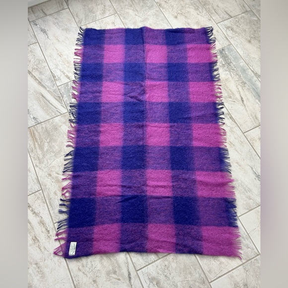 Foxford Woollen Mills Mohair Rug
Throw Blanket
Plaid Check
Made In Ireland 59x37 - Picture 3 of 5